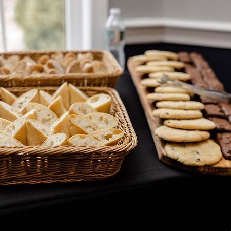 Chateau Merrimack Hotel & Spa Tyngsboro エクステリア 写真