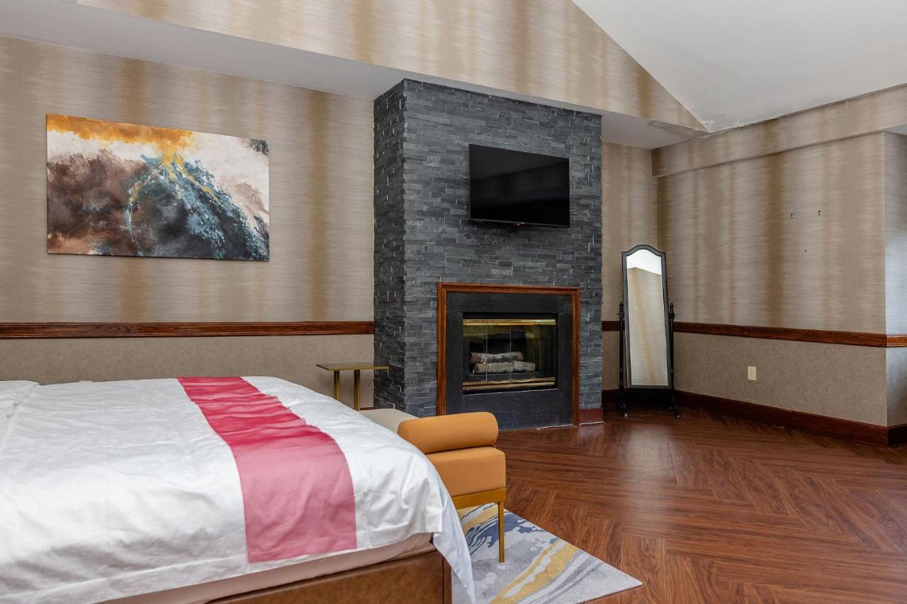 Chateau Merrimack Hotel & Spa Tyngsboro エクステリア 写真
