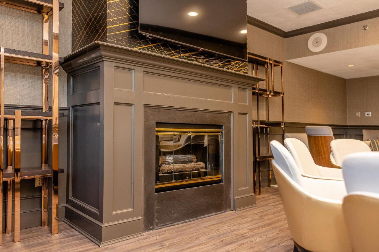 Chateau Merrimack Hotel & Spa Tyngsboro エクステリア 写真