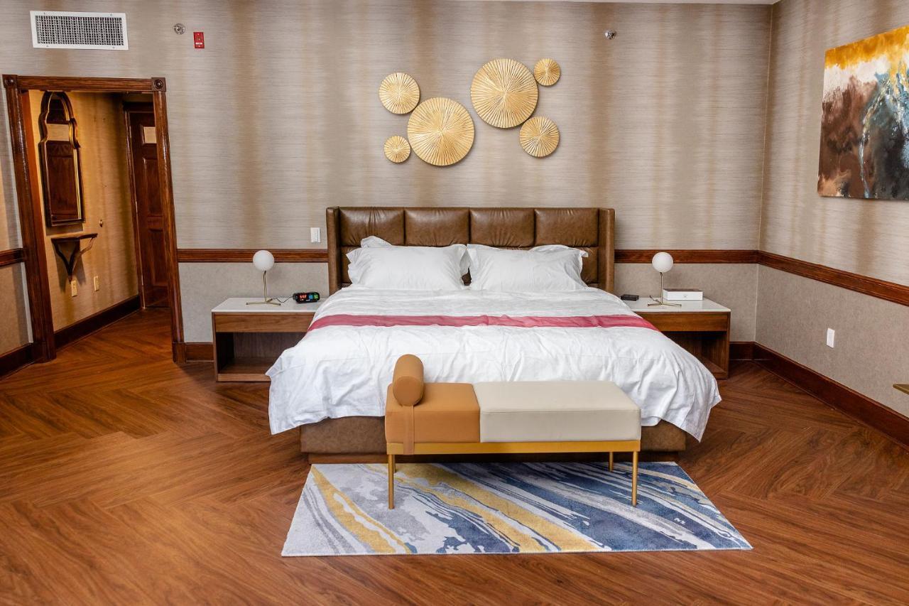 Chateau Merrimack Hotel & Spa Tyngsboro エクステリア 写真