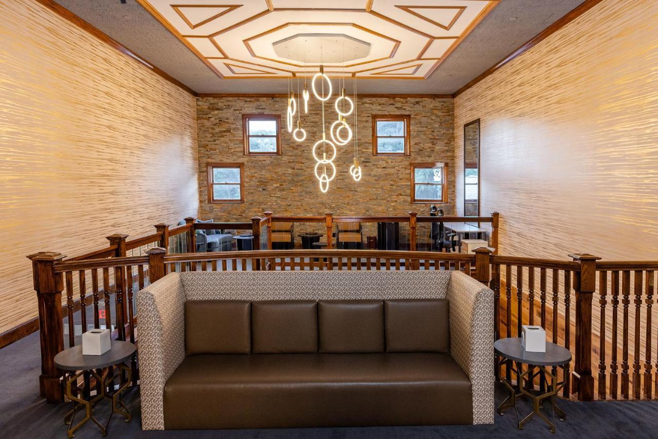 Chateau Merrimack Hotel & Spa Tyngsboro エクステリア 写真