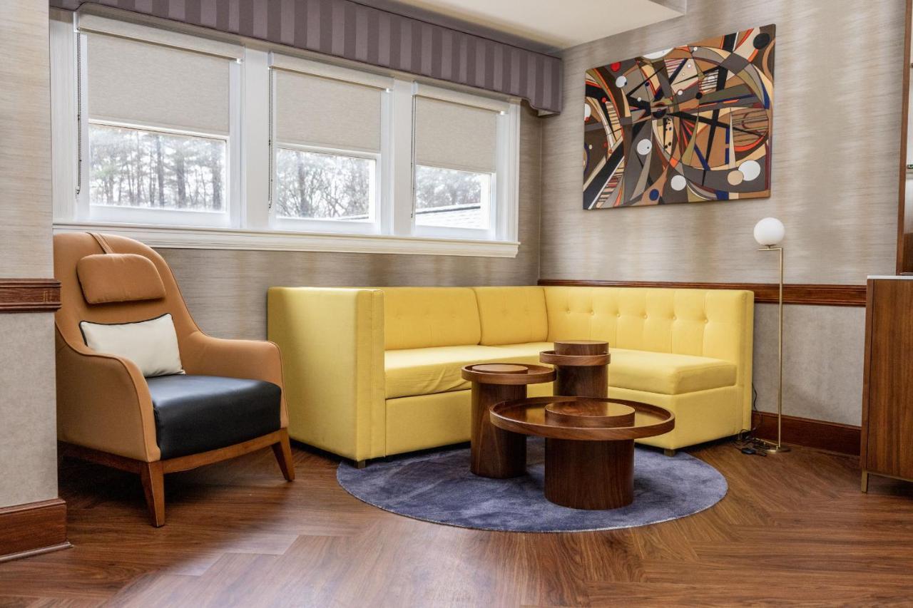 Chateau Merrimack Hotel & Spa Tyngsboro エクステリア 写真